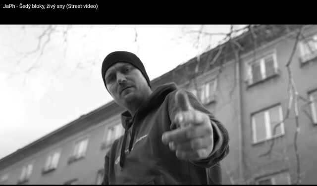 JaPh servíruje syrovej videoklip „Šedý bloky, živý sny“ – real talk z Přerova